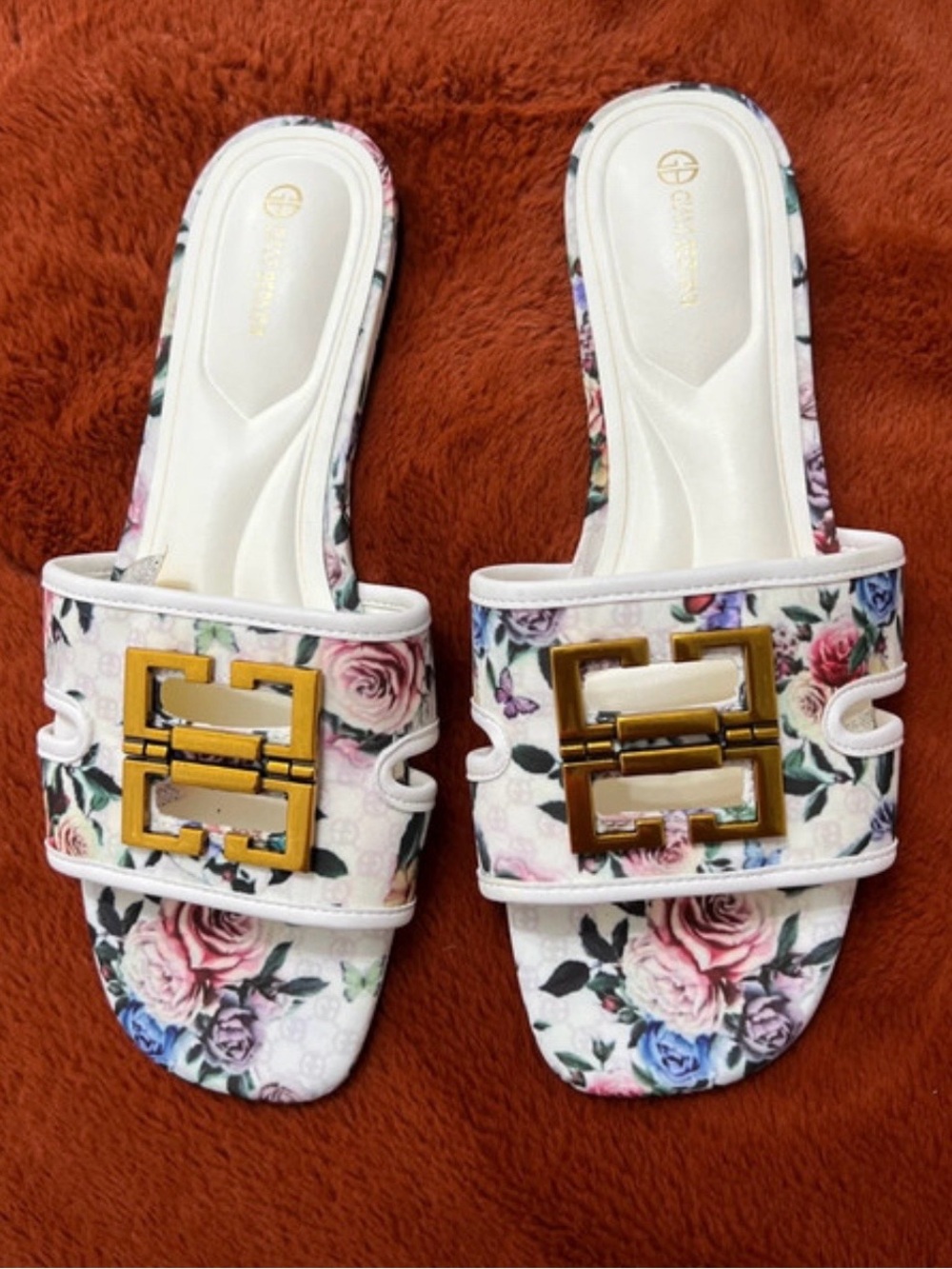 Giani Bernini White Floral Slide Sandals with Gold Buckle